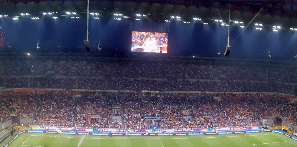 næve metrisk excentrisk Oplev AC Milan og Inter spille Serie A fodbold på San Siro