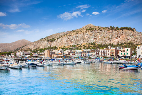Mondello stranden ved Palermo på Sicilien