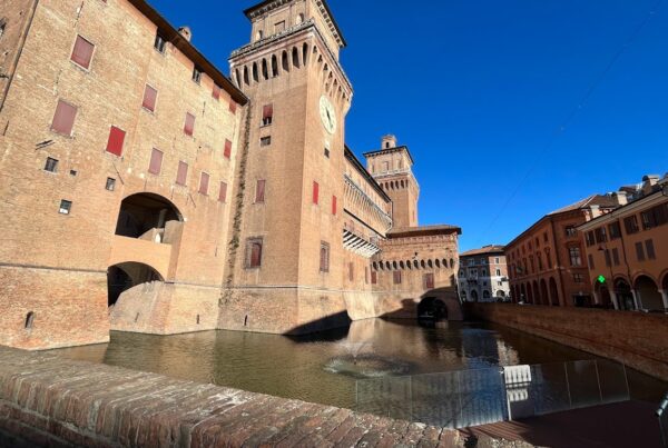 Castello Estense i Ferrara i Emilia Romagna