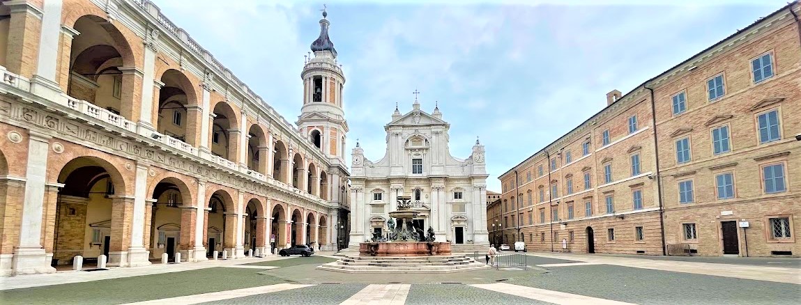 Loreto med Basilica della Santa Casa